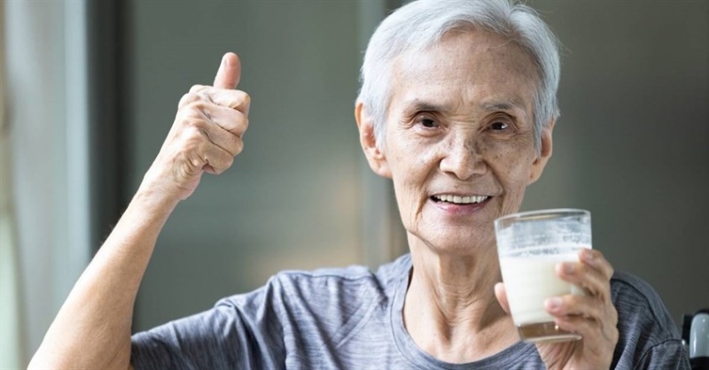 Sữa loãng xương cho người lớn tuổi