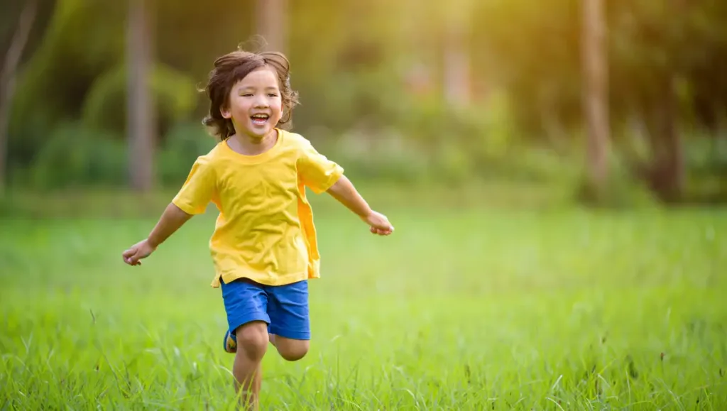 Cách chọn sữa phát triển canxi cho bé theo từng độ tuổi